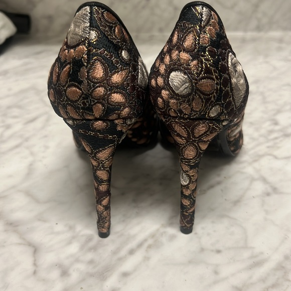 Alice + Olivia Embroidered Pumps Heels- Size 41.women black gold Boho Ball Party - Picture 4 of 10